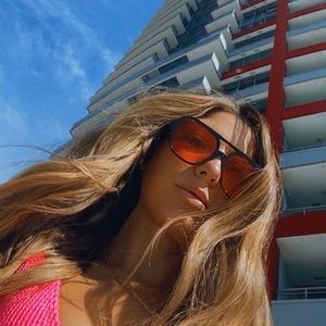 Meet your Posher, Britney